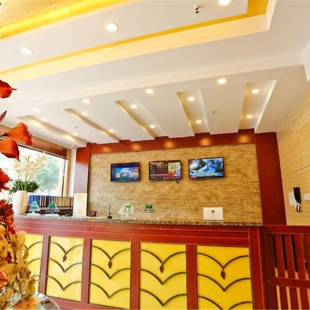 Greentree Inn Zhejiang Jiaxing West Zhongshan Road Vintage Car Building Express Hotel Exterior photo
